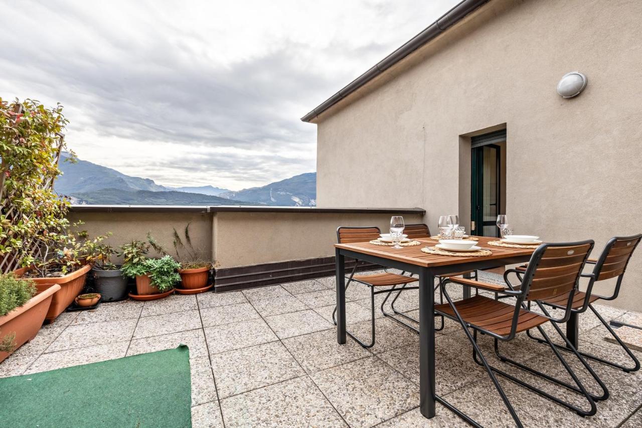 La Terrazza Di Vincent Sul Garda Appartement Riva del Garda Buitenkant foto