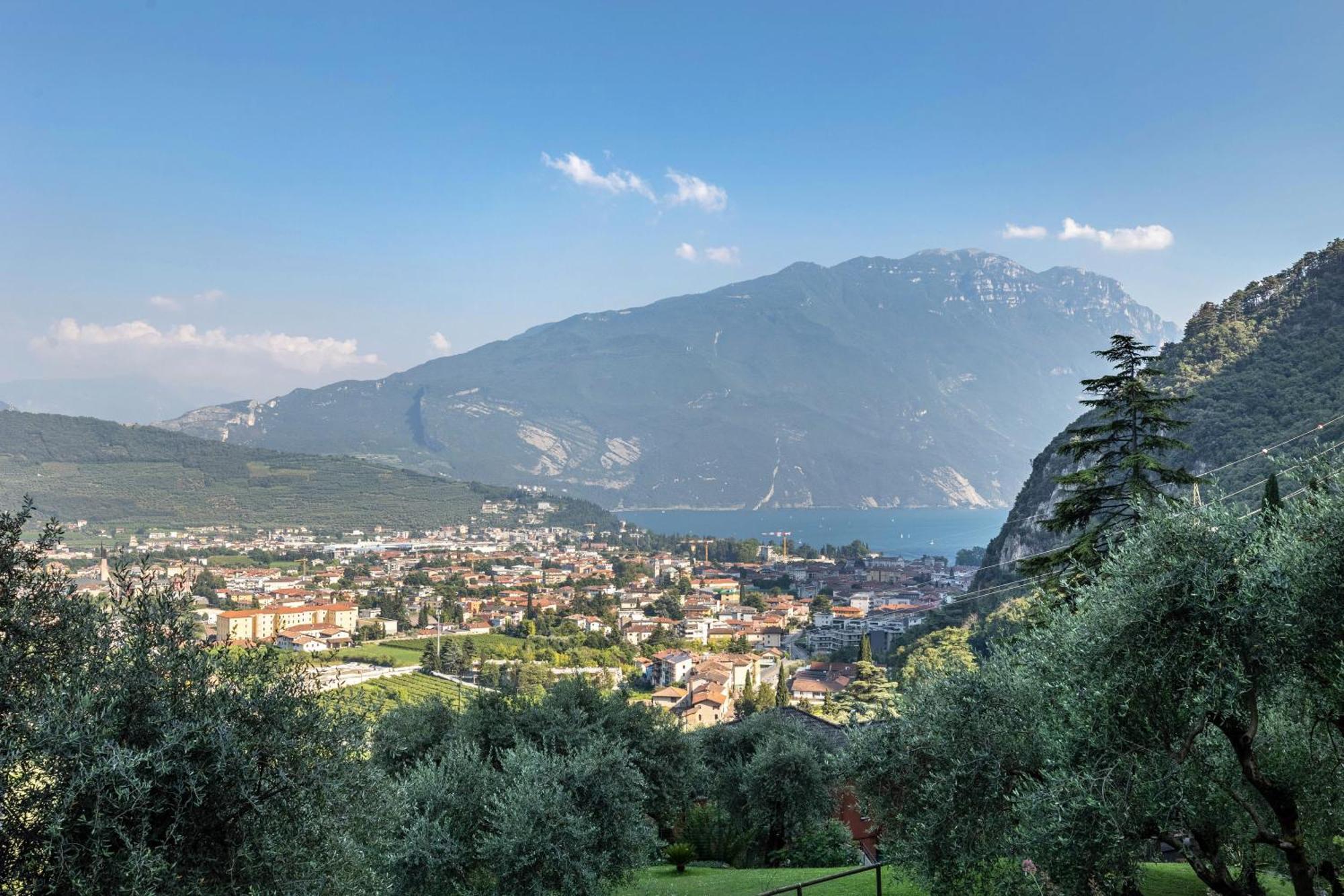 La Terrazza Di Vincent Sul Garda Appartement Riva del Garda Buitenkant foto